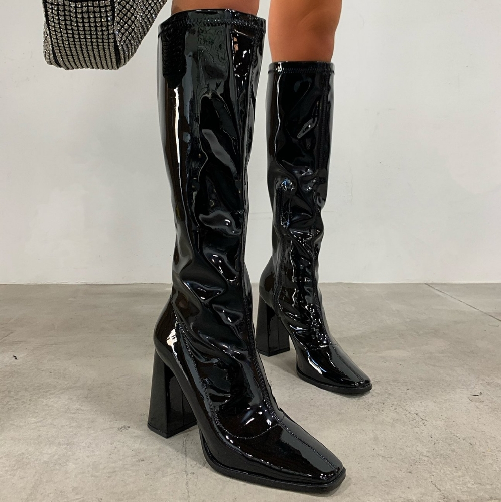𝙇𝙖𝙨𝙩 𝙎𝙞𝙯 9🖤Downtown Muse Patent Boot - BLACK PATENT